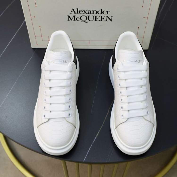 Picture of Alexander McQueen Shoes _SKUAlexanderMcQueensz35-45hnw0319173